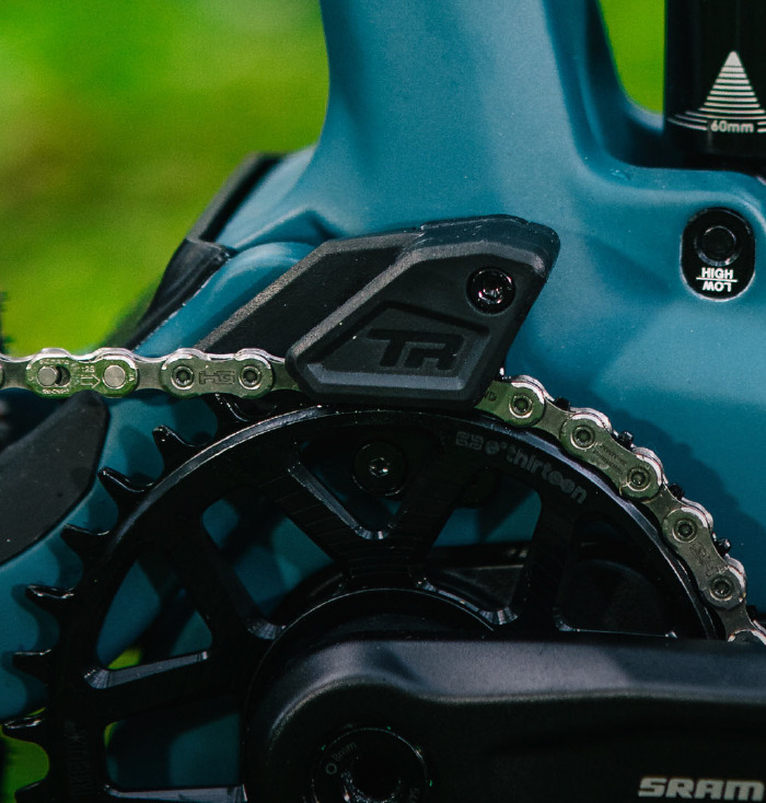 INTEGRATED CHAIN GUIDE